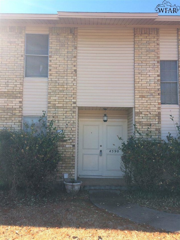 4590 Mistletoe Dr, Wichita Falls, TX 76310 Condo for Rent in Wichita