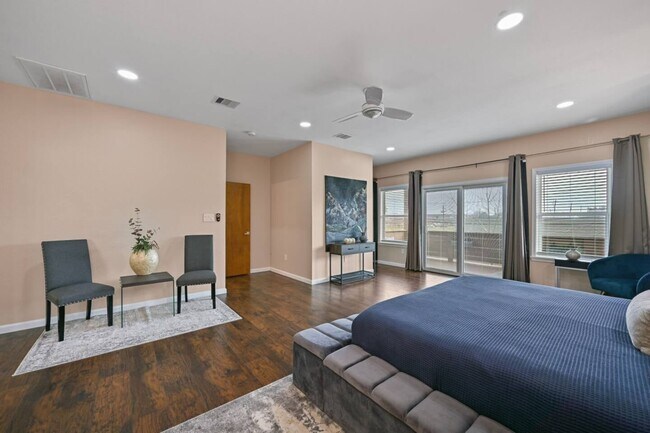 Foto del edificio - 2402 Pine St