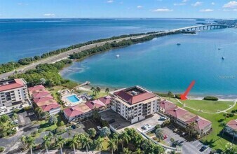 Building Photo - 6361 Bahia Del Mar Blvd S
