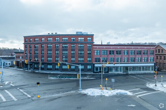 1 Summer St - Apartments at Moran Square