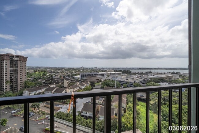 Building Photo - $2,000 / 1br - 1bd/1ba Condominium In Pearl Regency W/ 1 Parking Stall