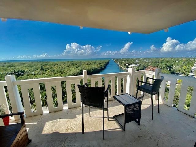 Foto del edificio - 1121 Crandon Blvd