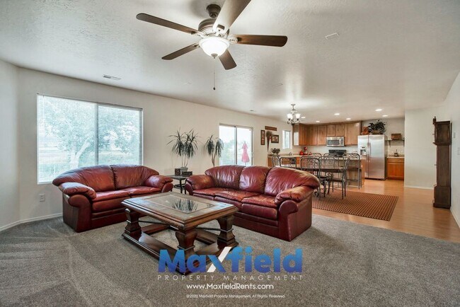 Building Photo - 424 S Willow Park Dr
