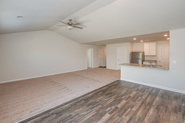 Building Photo - 243 SUNDEW RD