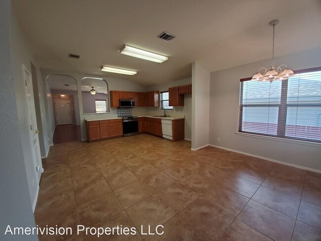 Building Photo - 8647 Wurzbach Rd