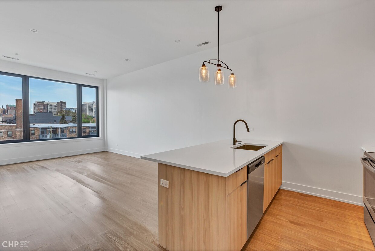 Foto principal - North Halsted / East Lakeview - 2-Bedroom ...