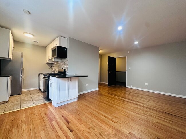 Foto del edificio - 541 W Oakdale Ave