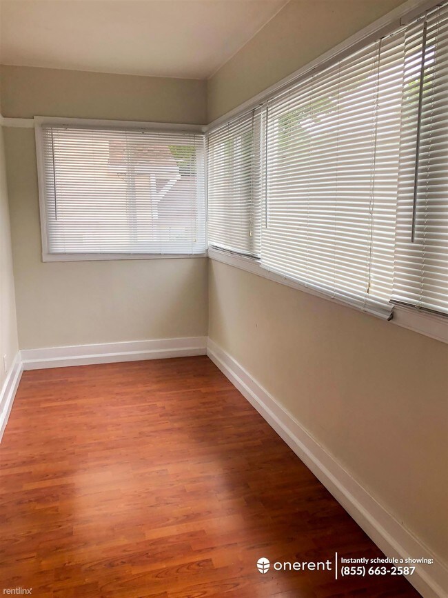 Building Photo - 3 br, 1 bath Duplex - 3707 Laguna Avenue -