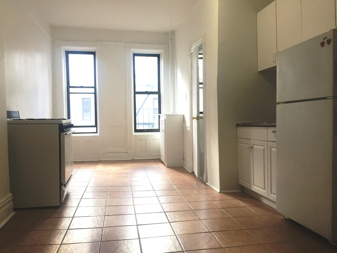 Primary Photo - 228 E 28th St