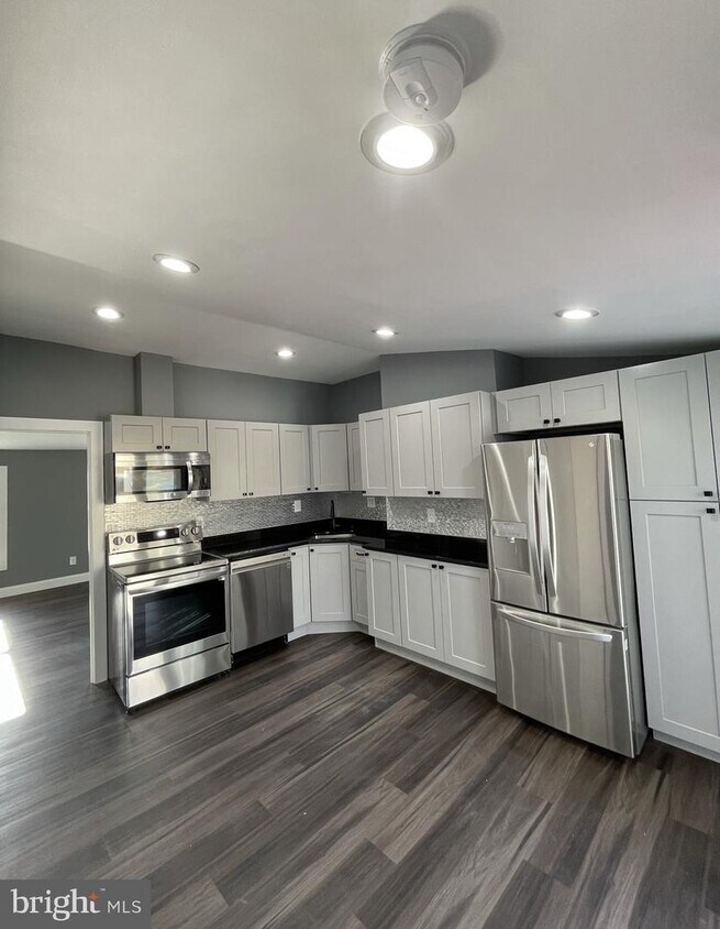 Foto principal - 831 Light St