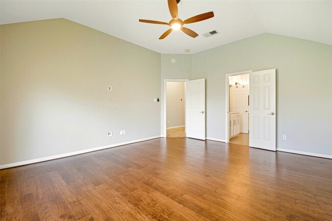 Building Photo - 15522 Valley Plum Ct