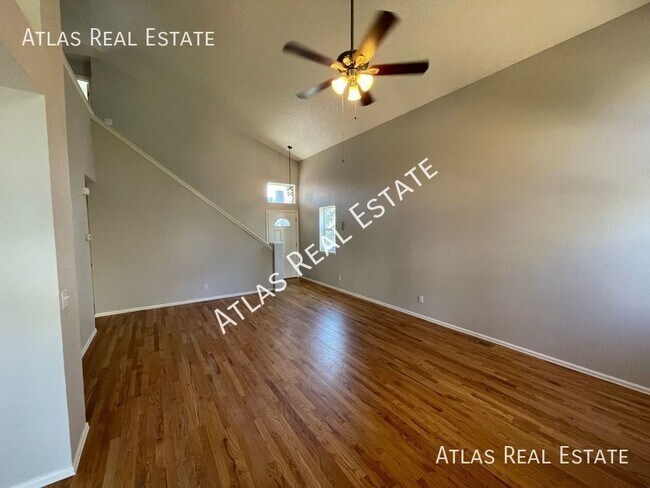 Foto del edificio - Coming soon! 3 Bed 4 Bath Home Located off...