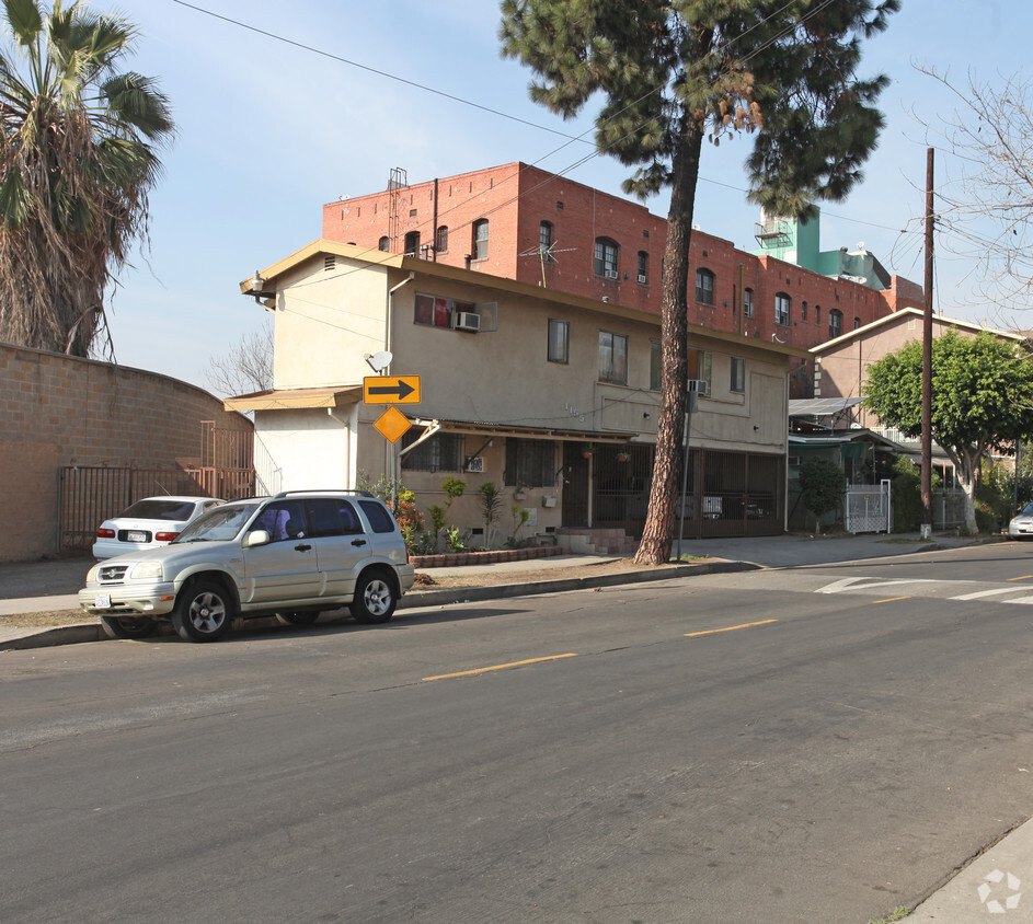 Foto principal - 1155 N Serrano Ave