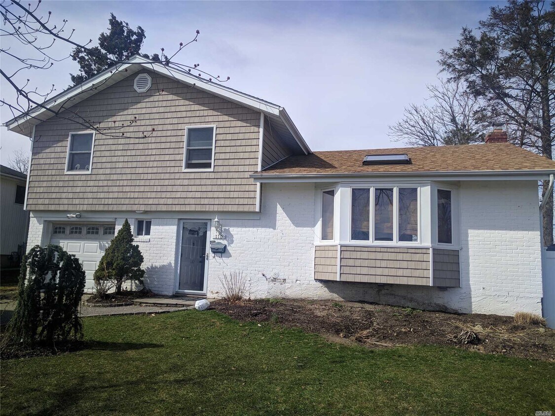 110 Wayne St, Jericho, NY 11753 House Rental in Jericho, NY