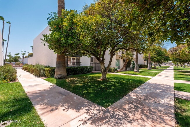 Building Photo - 7684 E Minnezona Ave
