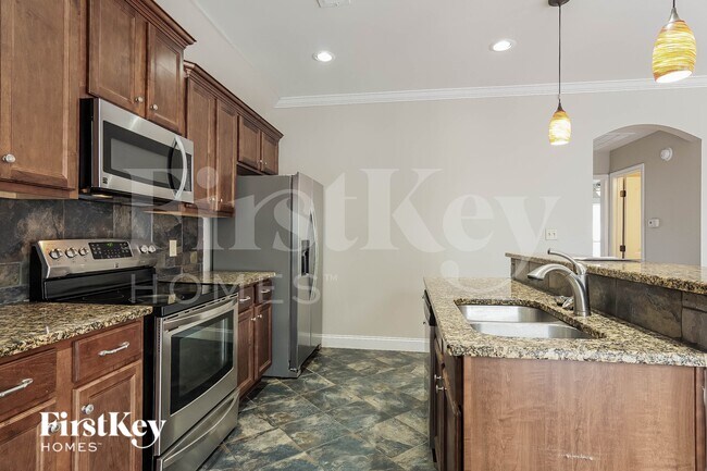 Foto del edificio - 5179 Meadow Lake Cir
