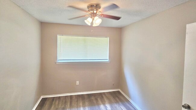 Building Photo - 4539 Spring Valley Dr