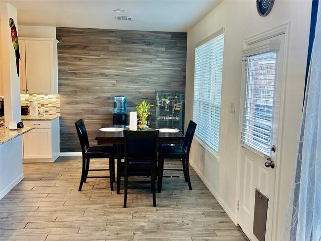 Building Photo - 12615 Barclay Ter Dr