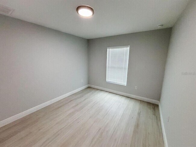 Foto del edificio - 13259 Blytheville Ave