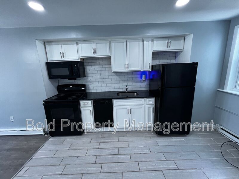 Primary Photo - 120 N 9th