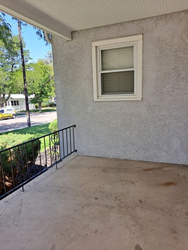 Building Photo - ALL PROSPECTIVE TENANTS MUST SUBMIT A $58 ...