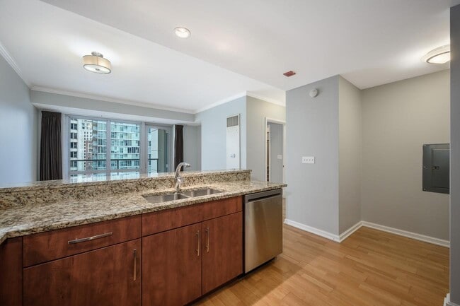 Kitchen - 160 E Illinois St (Chicago, IL) Apartment