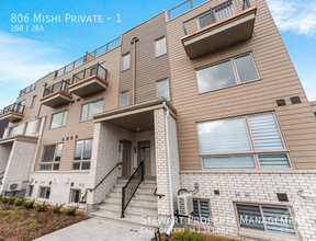 Building Photo - 806 Mishi Private