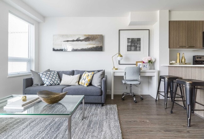 Interior Photo - The Bristol - 5738 175th Street