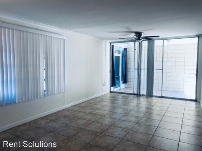 Building Photo - 3075 Los Altos Dr
