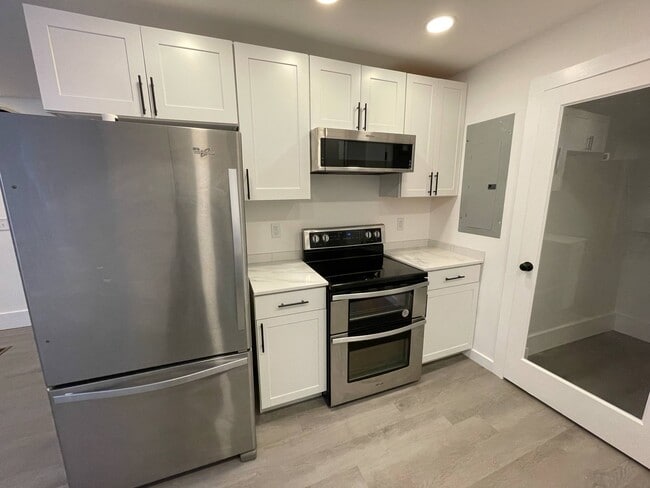 Building Photo - 608 Crawford Rd