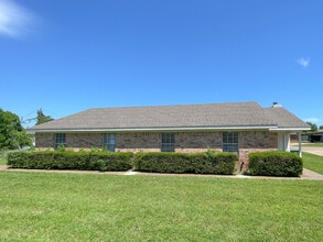 Building Photo - 505 N Old Temple Rd