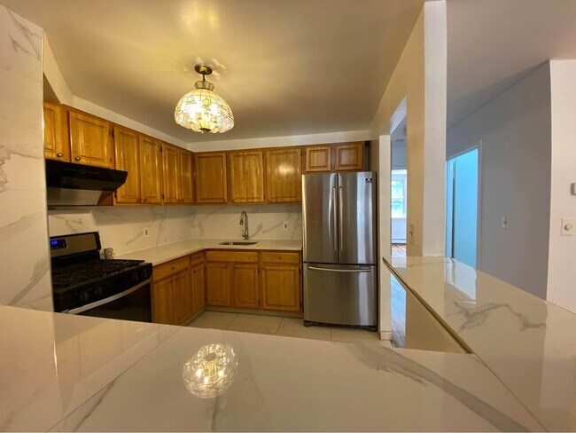 Building Photo - 1311 Intervale Ave