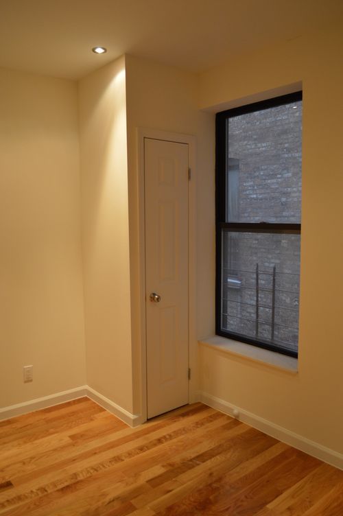 Foto del edificio - 320 Manhattan Ave
