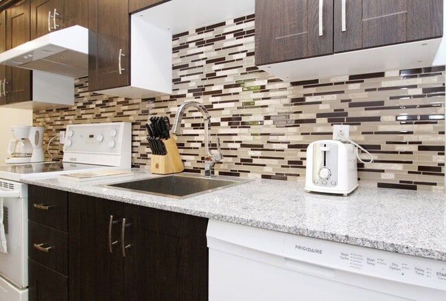 Building Photo - 3774 Rue De Bullion