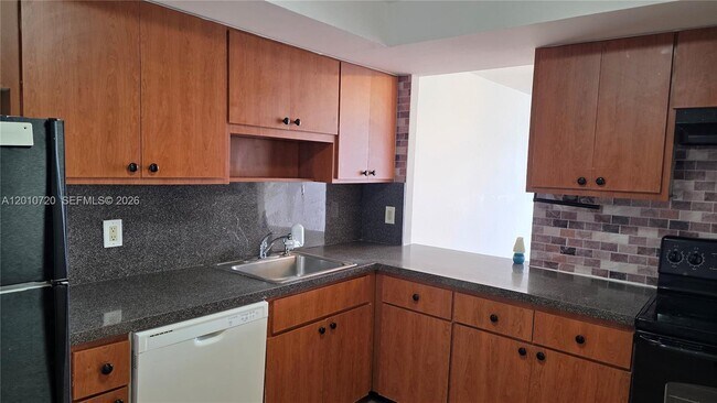 Foto del edificio - 1351 NE Miami Gardens Dr