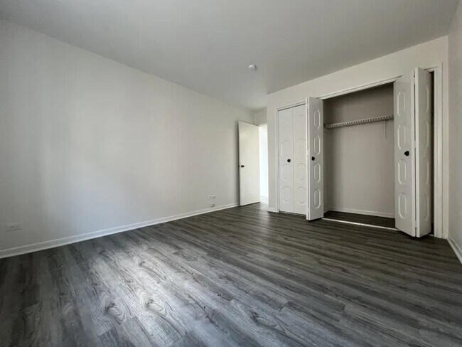 Foto del edificio - 2300 N Harlem Ave