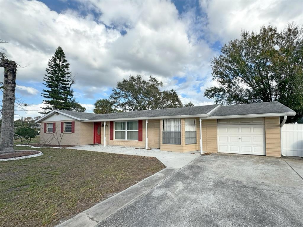 Foto principal - 107 W North Branch Rd