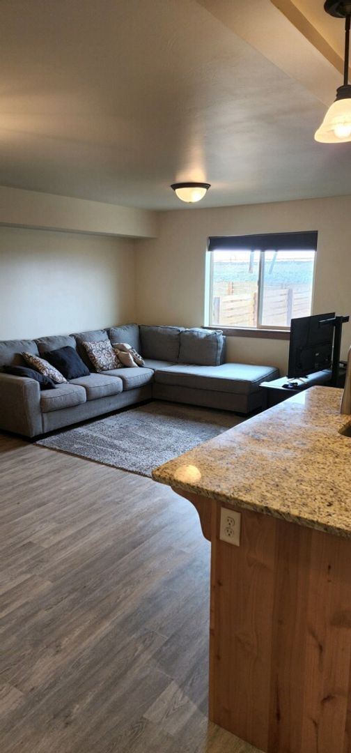 Building Photo - Centrally located 3 bed 2.5 bath condo