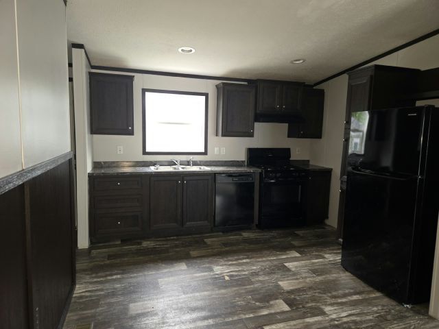 Foto del edificio - 85 Waterview Pkwy