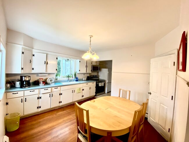 Cocina 2do piso - 21 Royall St