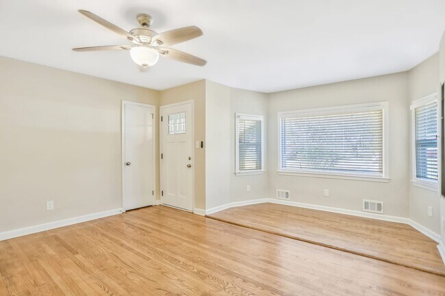 Building Photo - 8510 Dawn Ave