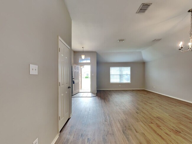 Foto del edificio - FANTASTIC HOME IN FORNEY!
