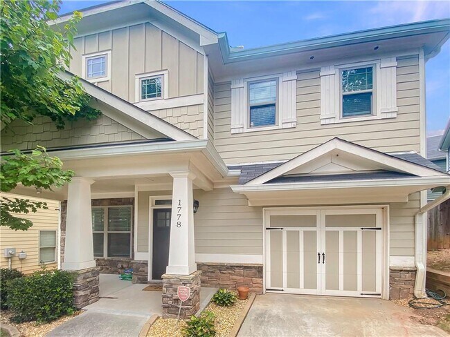 Building Photo - 1778 Maple Walk Cir SW