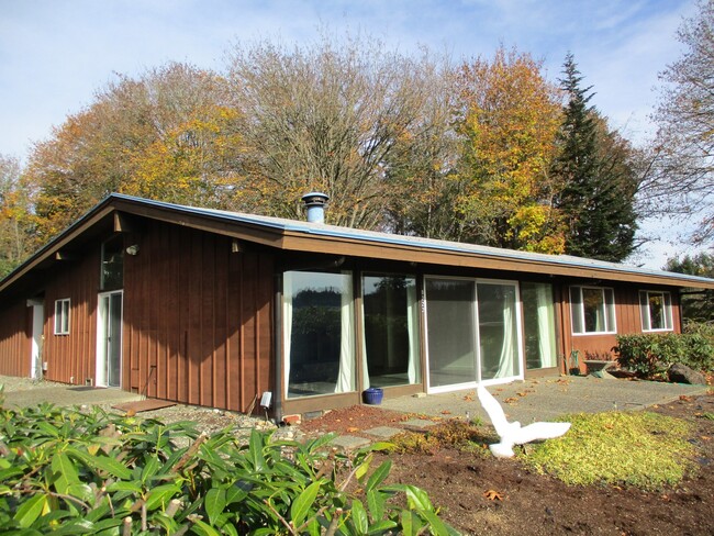 Foto del edificio - Charming 2 Bedroom Rambler with Harbor Vie...
