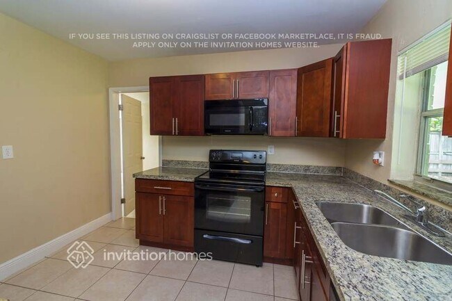 Building Photo - 10005 SW 166th St