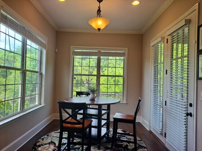 Foto del edificio - 12170 Inglecrest Ln