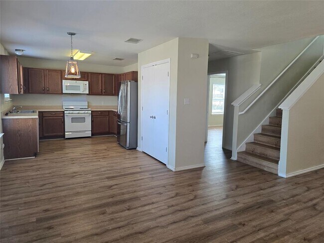 Building Photo - 333 Outfitter Dr