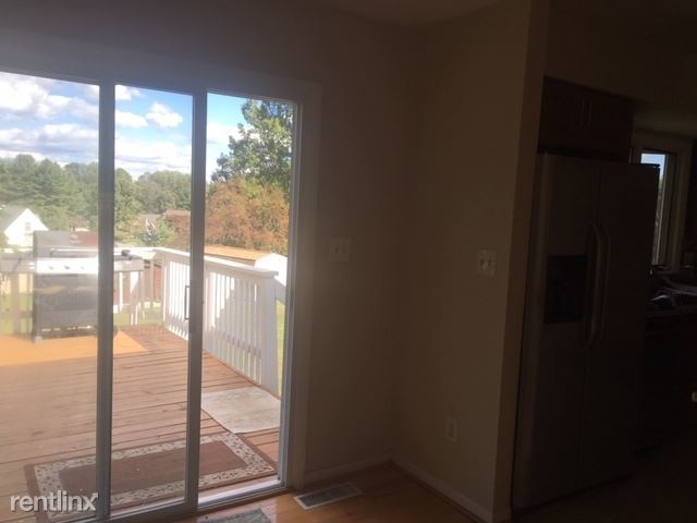Building Photo - 3 br, 2 bath Apartment - 1968 Deer Park Rd