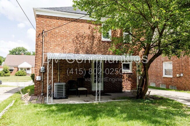 Foto del edificio - 18412 Waterbury Ave