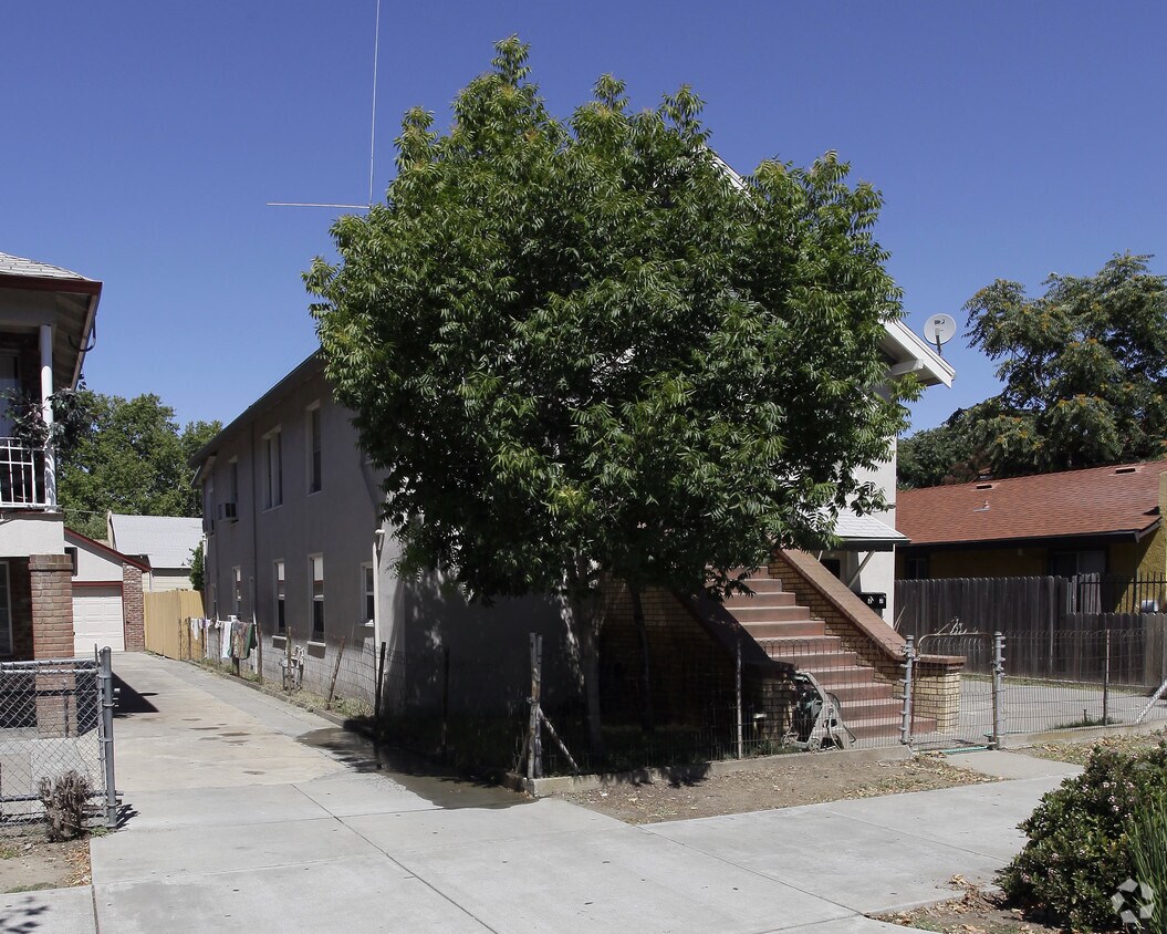 Foto del edificio - 5th St Fourplex